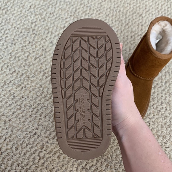 BRAND NEW Uggs Koolaburras Sz 6 (toddler) - Picture 3 of 3